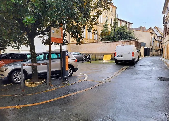 Superbe T2 Typique Dans Le Coeur Historique De 贝尔热拉克